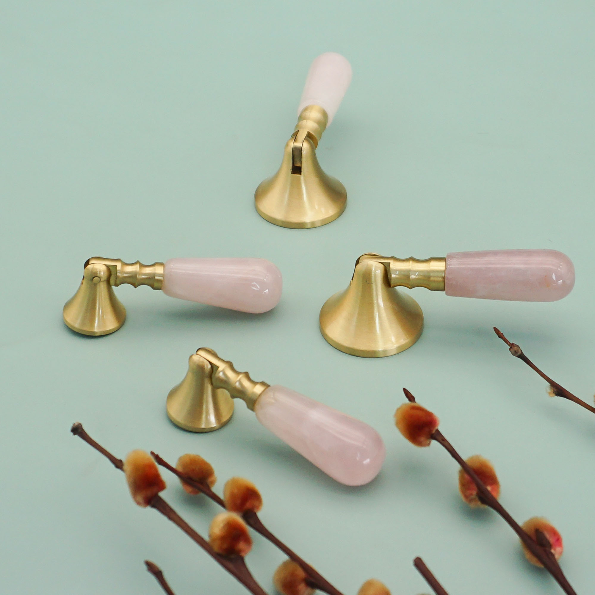 Pink Crystal + Brass Door Knob - đánh giá và giá Furniture Hardware Drop Pulls