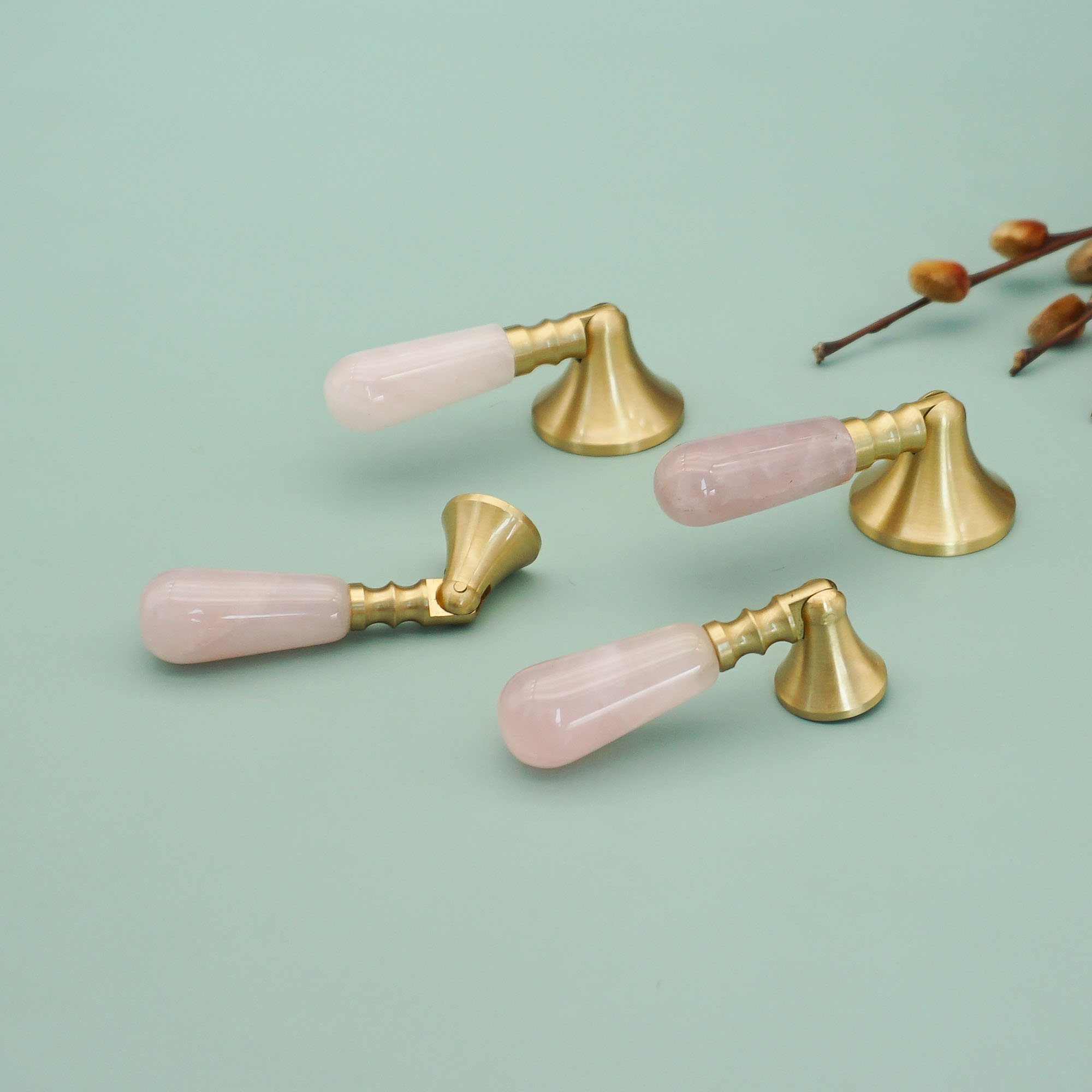 Pink Crystal + Brass Door Knob - đánh giá và giá Furniture Hardware Drop Pulls