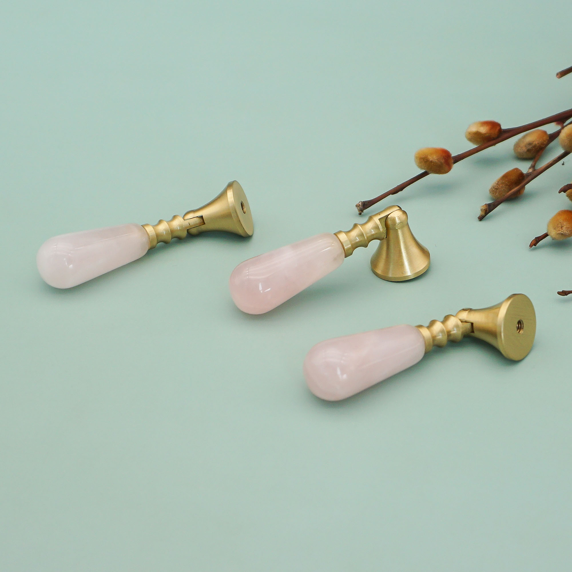 Pink Crystal + Brass Door Knob - đánh giá và giá Furniture Hardware Drop Pulls